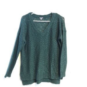 Charolette Russe,v neck, light & airy, slightly see through,hunter green, size M